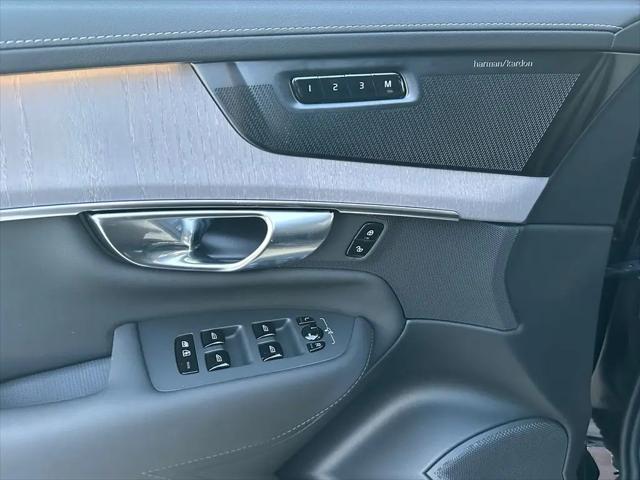 2026 Volvo XC90 Ultra, B6 AWD Gas (mild hybrid), Gasoline, Bright, 7 Seats
