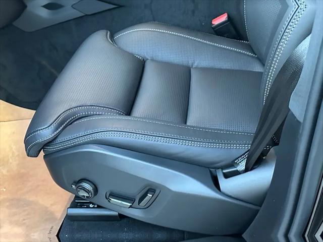 2026 Volvo XC90 Ultra, B6 AWD Gas (mild hybrid), Gasoline, Bright, 7 Seats