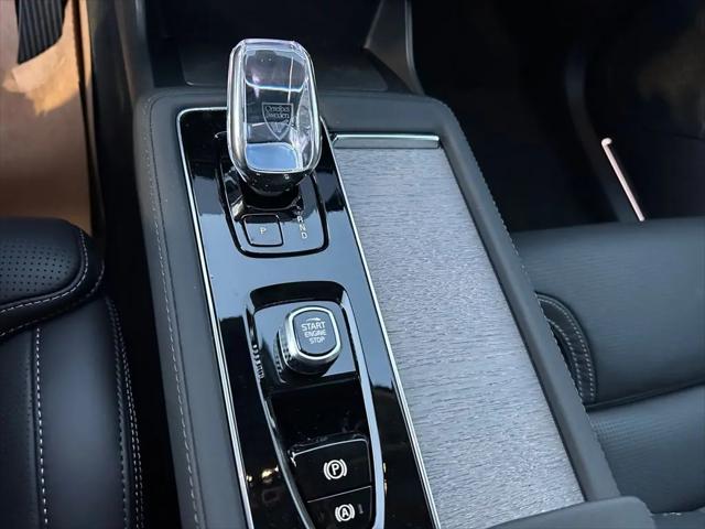 2026 Volvo XC90 Ultra, B6 AWD Gas (mild hybrid), Gasoline, Bright, 7 Seats