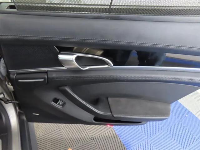 2013 Porsche Panamera GTS