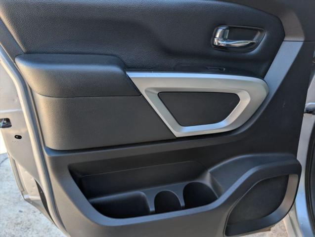 2017 Nissan Titan SV