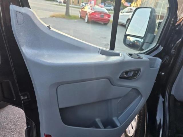 2017 Ford Transit w/Sliding Side Door w/RWB
