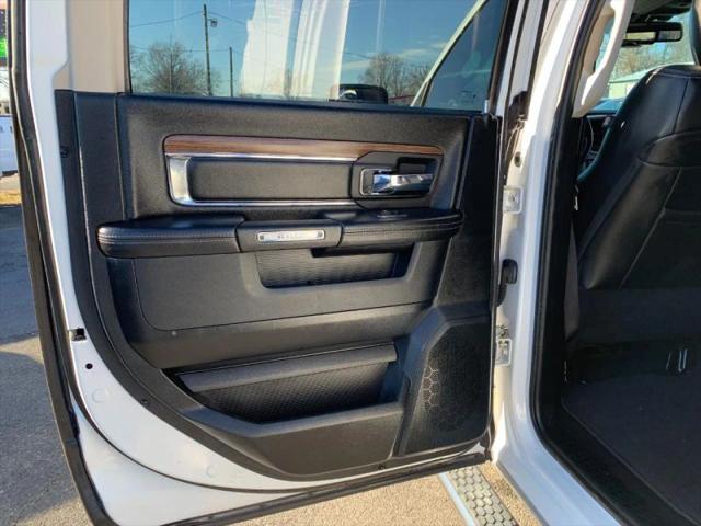 2017 Ram 1500 Laramie Crew Cab 4x4 5'7" Box