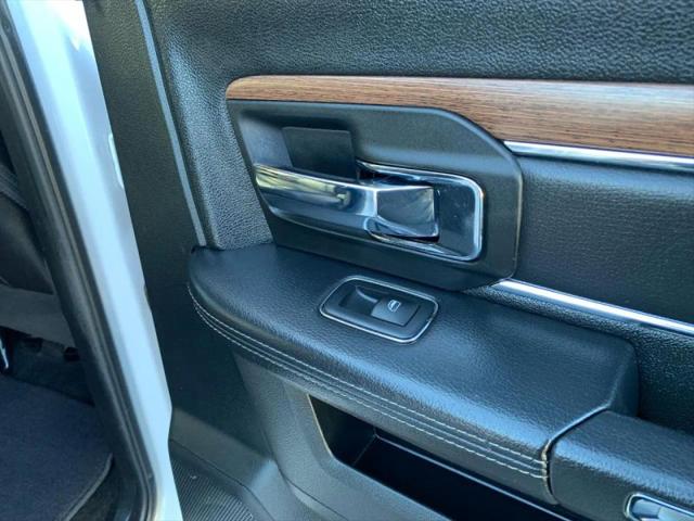 2017 Ram 1500 Laramie Crew Cab 4x4 5'7" Box