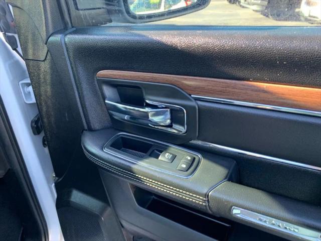 2017 Ram 1500 Laramie Crew Cab 4x4 5'7" Box