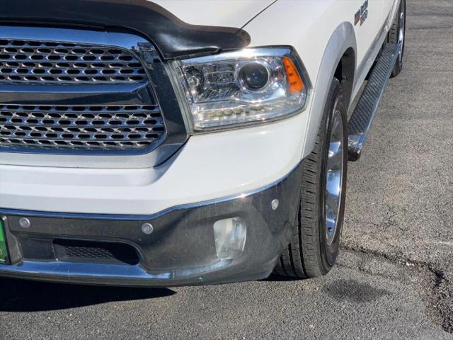 2017 Ram 1500 Laramie Crew Cab 4x4 5'7" Box