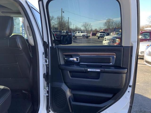 2017 Ram 1500 Laramie Crew Cab 4x4 5'7" Box