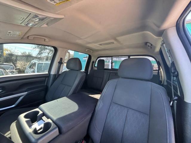 2017 Nissan Titan SV