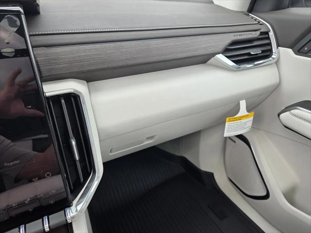 2026 GMC Acadia Denali FWD
