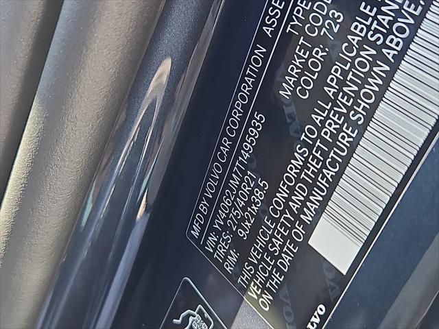 2026 Volvo XC90 Ultra Dark Theme, B6 AWD Gas (mild hybrid), Gasoline, 6 Seats