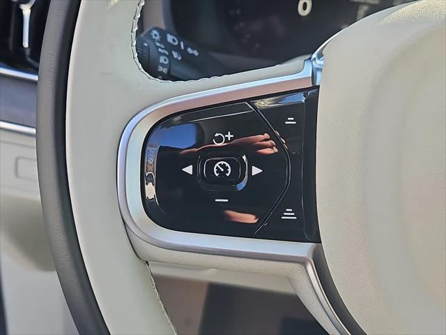 2026 Volvo XC90 Ultra Dark Theme, B6 AWD Gas (mild hybrid), Gasoline, 6 Seats