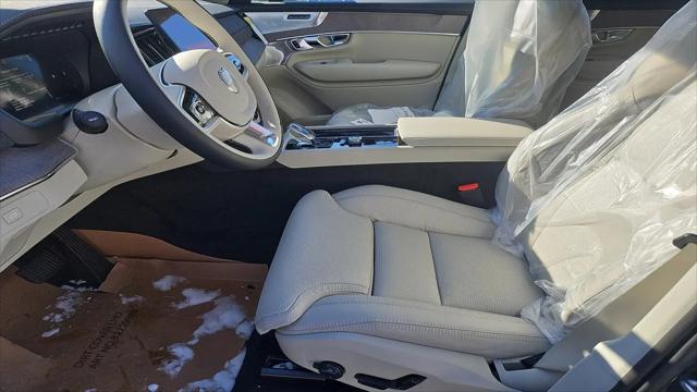 2026 Volvo XC90 Ultra Dark Theme, B6 AWD Gas (mild hybrid), Gasoline, 6 Seats