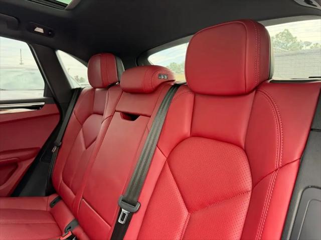 2022 Porsche Macan S