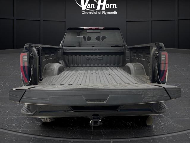 2025 GMC Sierra 3500HD Crew Cab, Standard Bed, AT4, 4WD