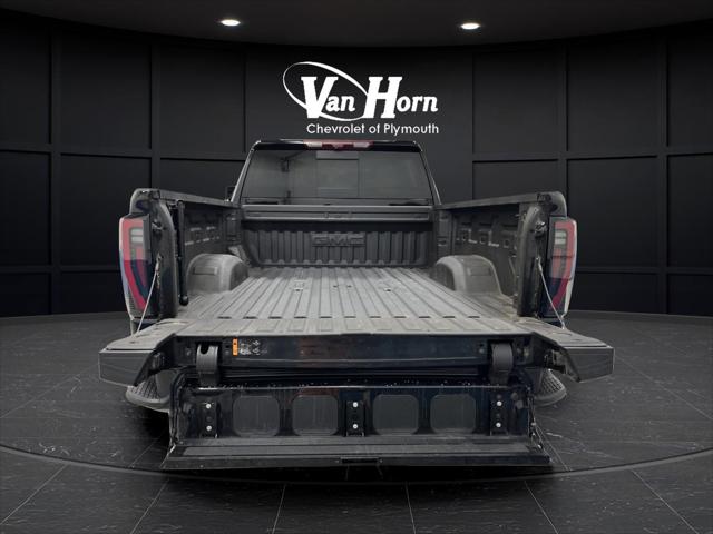 2025 GMC Sierra 3500HD Crew Cab, Standard Bed, AT4, 4WD