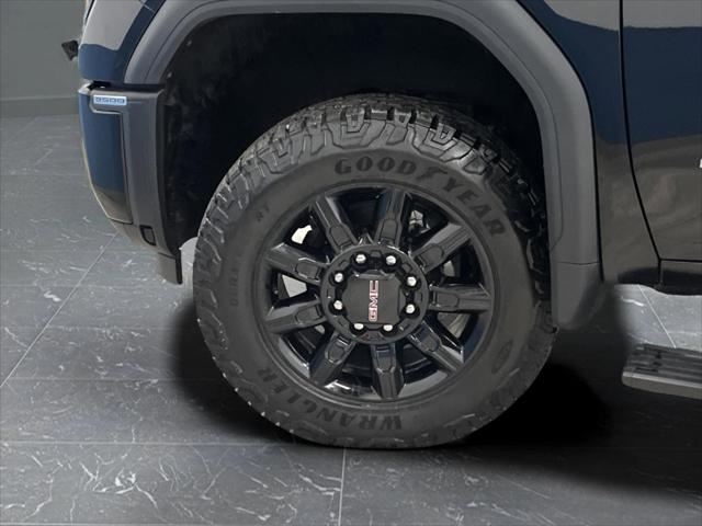 2025 GMC Sierra 3500HD Crew Cab, Standard Bed, AT4, 4WD