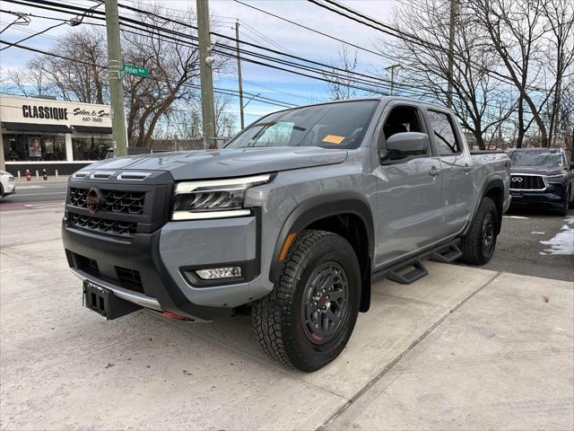 2025 Nissan Frontier Crew Cab PRO-4X 4x4 [5]