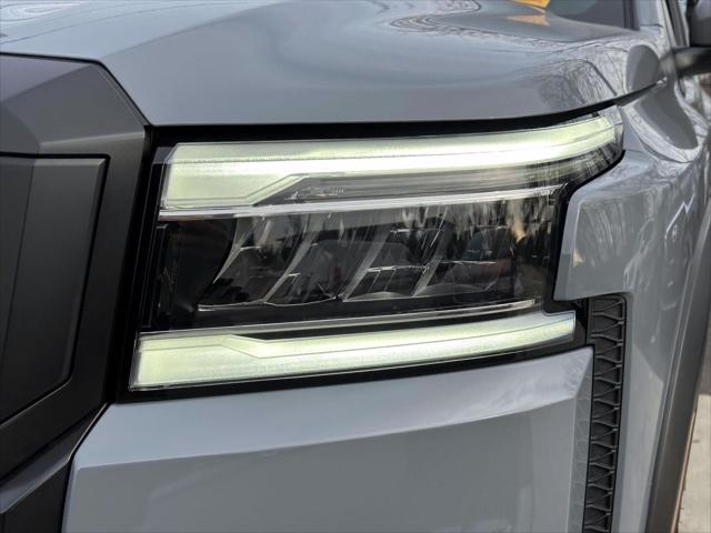 2025 Nissan Frontier Crew Cab PRO-4X 4x4 [7]