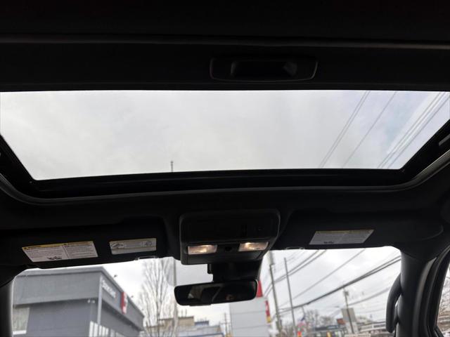 2025 Nissan Frontier Crew Cab PRO-4X 4x4 [14]