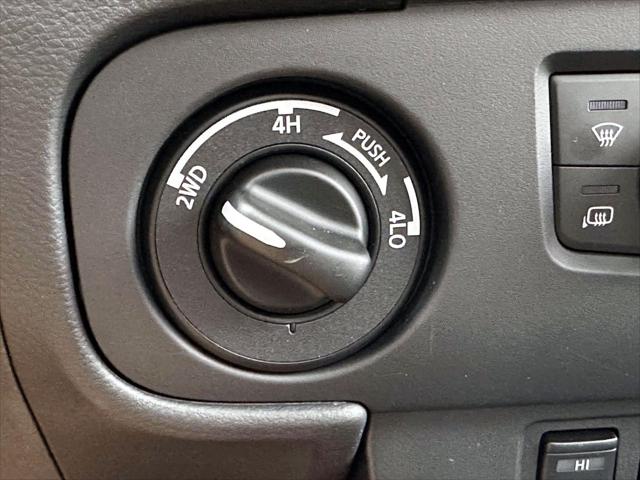 2025 Nissan Frontier Crew Cab PRO-4X 4x4 [22]