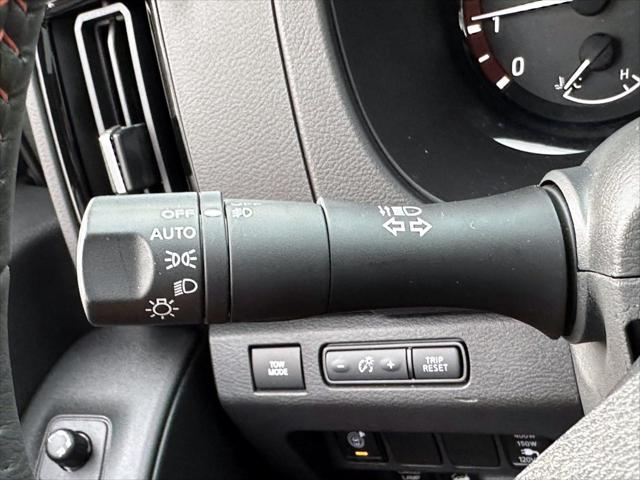 2025 Nissan Frontier Crew Cab PRO-4X 4x4 [28]