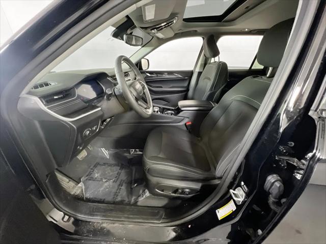 2023 Jeep Grand Cherokee Laredo 4x4