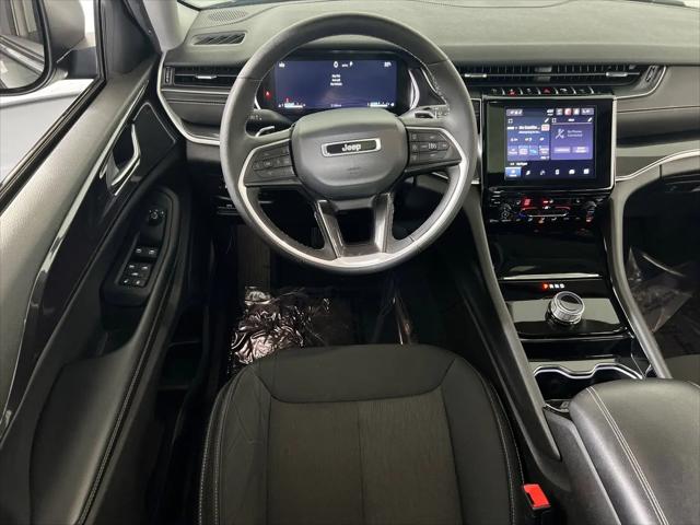2023 Jeep Grand Cherokee Laredo 4x4