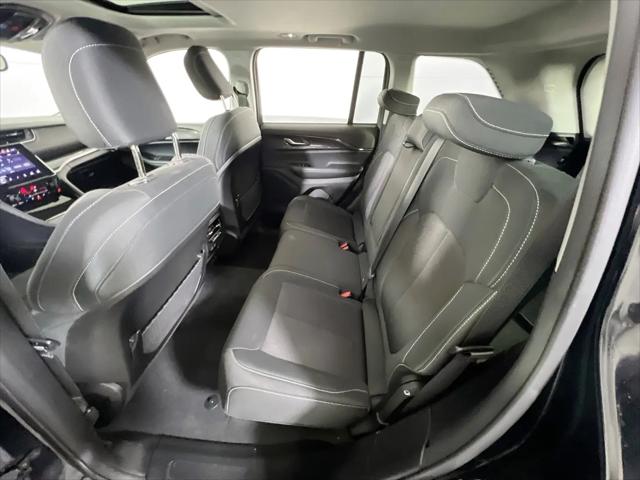 2023 Jeep Grand Cherokee Laredo 4x4