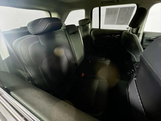 2023 Jeep Grand Cherokee Laredo 4x4