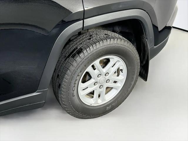 2023 Jeep Grand Cherokee Laredo 4x4