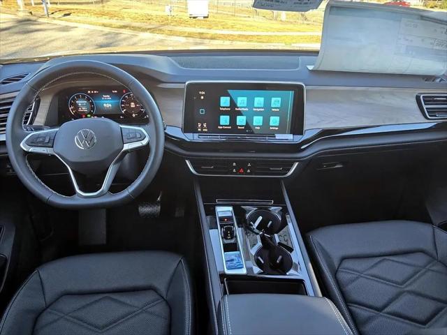 2026 Volkswagen Atlas SE with Technology