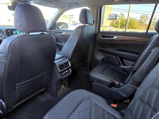 2026 Volkswagen Atlas SE with Technology