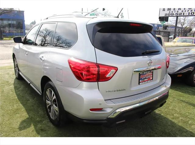 2018 Nissan Pathfinder SV