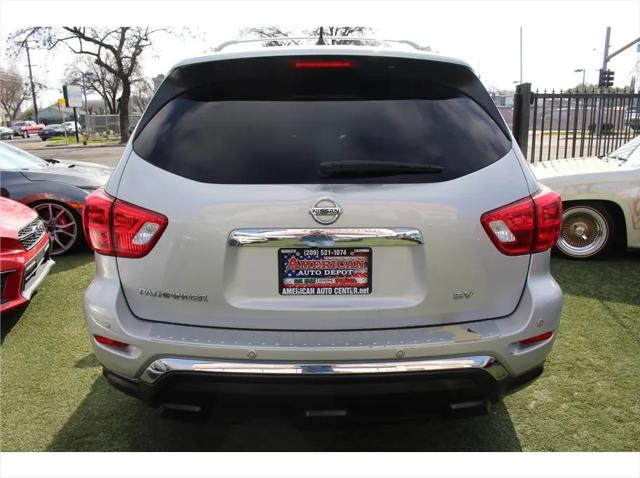 2018 Nissan Pathfinder SV