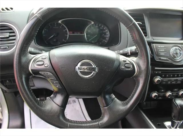 2018 Nissan Pathfinder SV