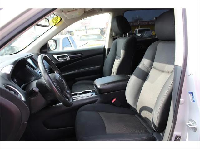 2018 Nissan Pathfinder SV