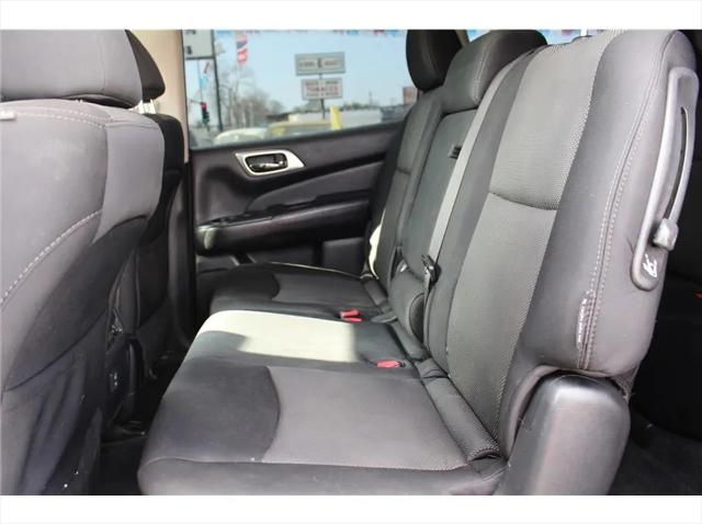 2018 Nissan Pathfinder SV
