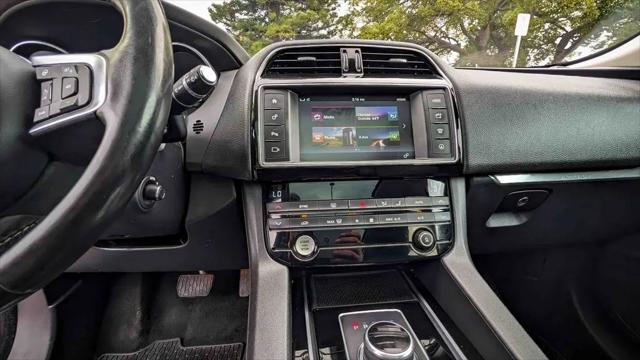 2018 Jaguar F-PACE 30t Prestige