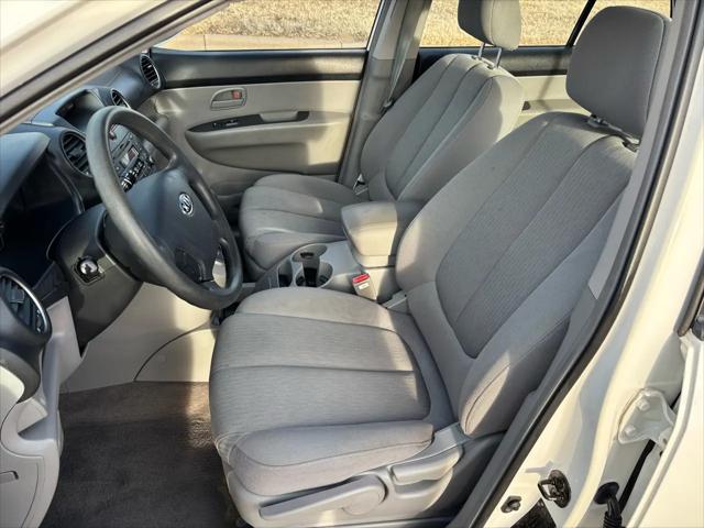 2007 Kia Rondo LX