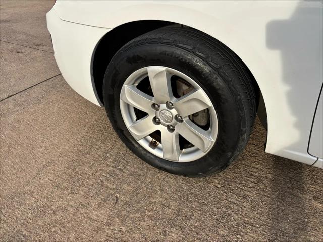 2007 Kia Rondo LX