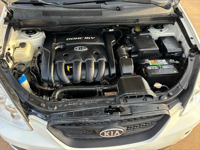 2007 Kia Rondo LX