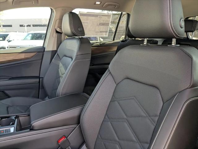 2026 Volkswagen Atlas SE with Technology