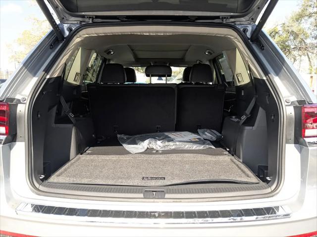 2026 Volkswagen Atlas SE with Technology