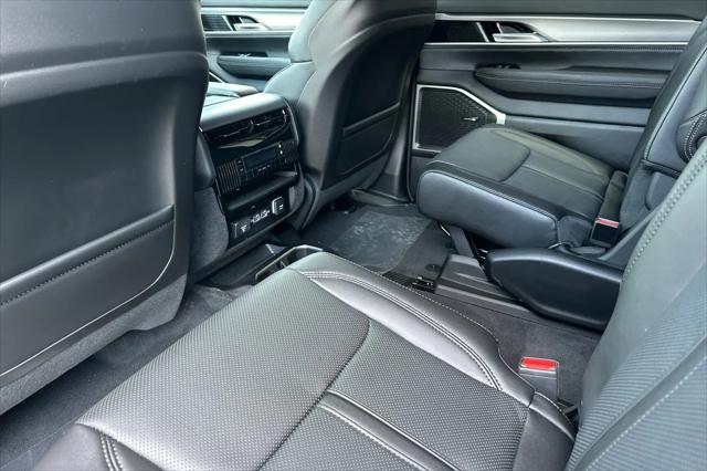 2026 Jeep Grand Wagoneer L 4x4