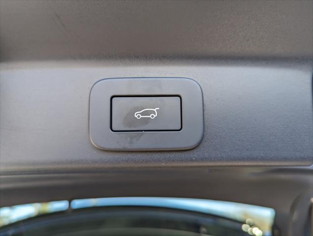 2023 Jaguar F-PACE SVR P550 AWD Automatic