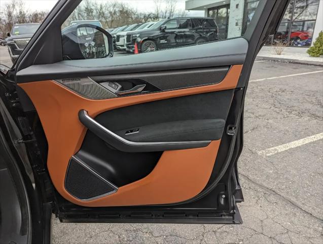 2023 Jaguar F-PACE SVR P550 AWD Automatic