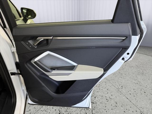 2025 Audi Q3 Premium 45 TFSI S line quattro Tiptronic