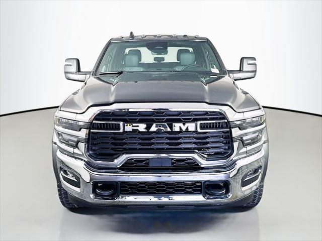 2026 RAM 5500 Chassis RAM 5500 TRADESMAN CHASSIS CREW CAB 4X4 60 CA 2026 RAM 5500 Chassis RAM 5500 TRADESMAN CHASSIS CREW CAB 4X4 60 CA