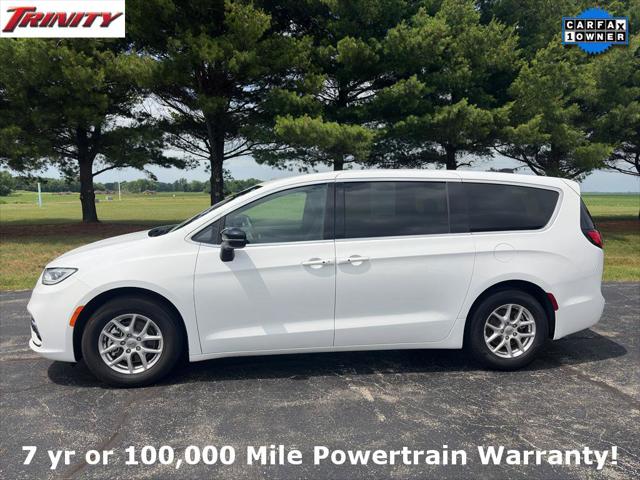 2025 Chrysler Pacifica Select for sale in Taylorville, IL