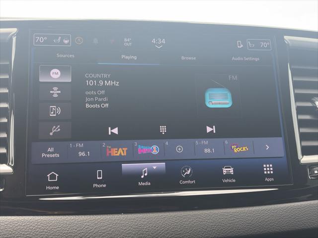 2025 Chrysler Pacifica Select
